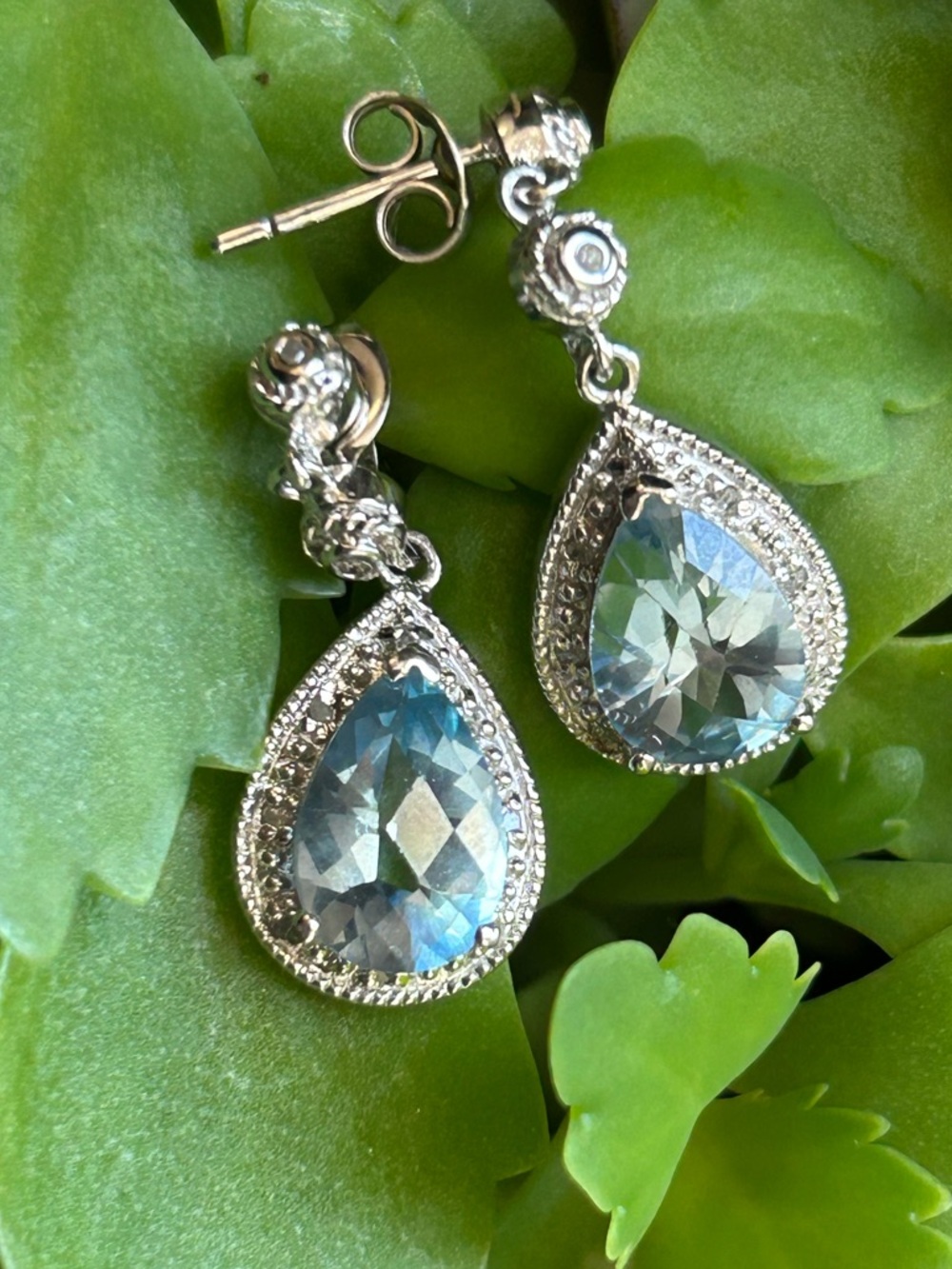 Vintage sterling silver pear-shaped blue topaz & cz gemstone dangle earrings